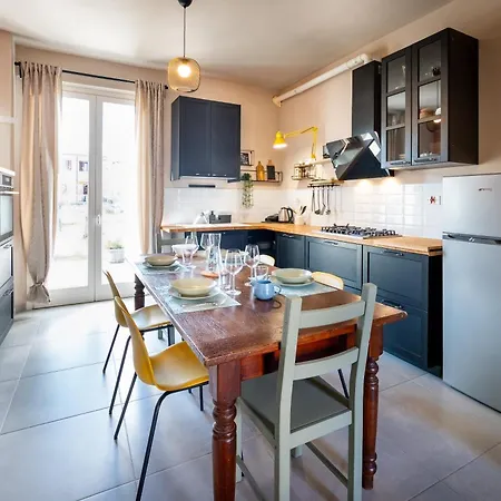 Holiday home Gaia House-beach-center-free Parking!