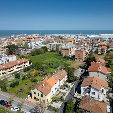 펜션 Gaia House-beach-center-free Parking! *