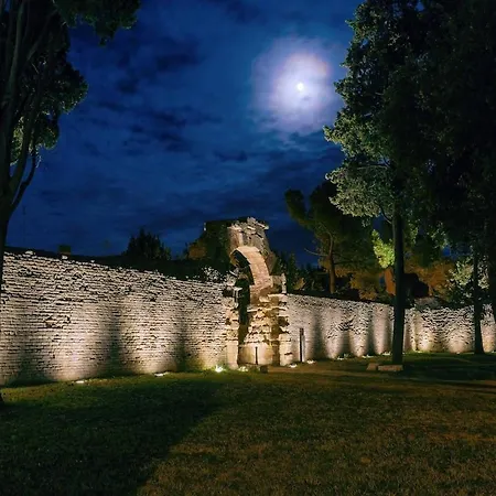 Semesterbostad Gaia House-beach-center-free Parking! Fano